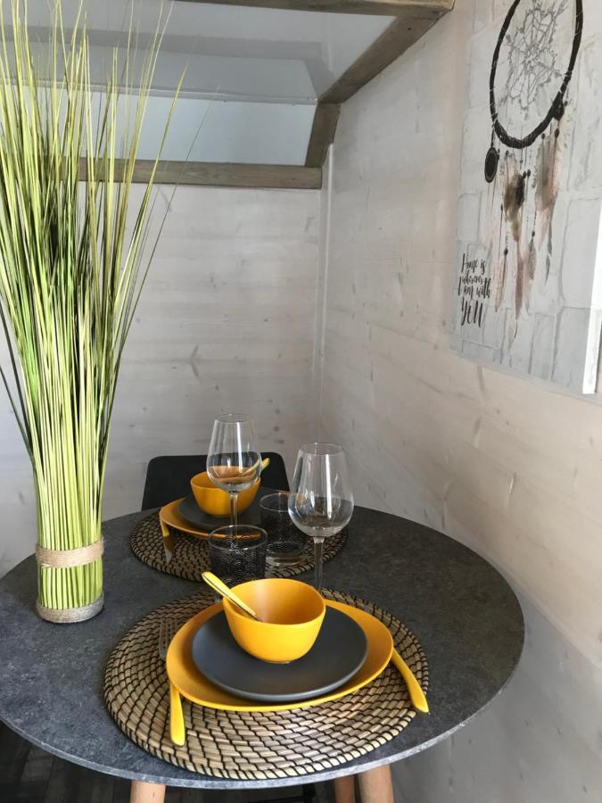 Les Nuits Insolites De La Mothe - Hebergement En Bulle Ou Tiny House Avec Spa Privatif Outremecourt Экстерьер фото